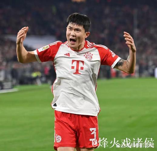 那不勒斯正式签约金玟哉 激活2000万欧元买断条款